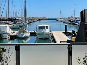 Mariner's Cove ~ Luxe Waterfront Apartment Mindarie